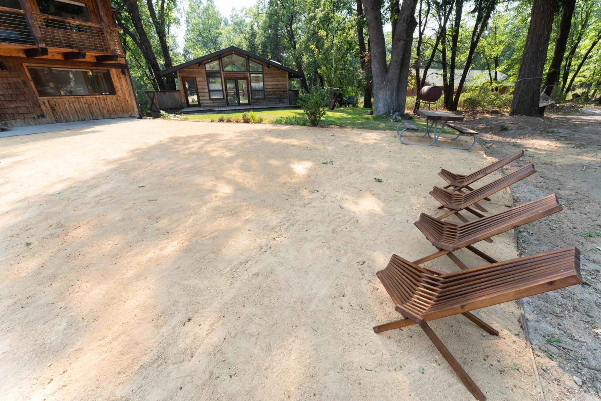 Basecamp Lodge Mount Shasta Esterno foto