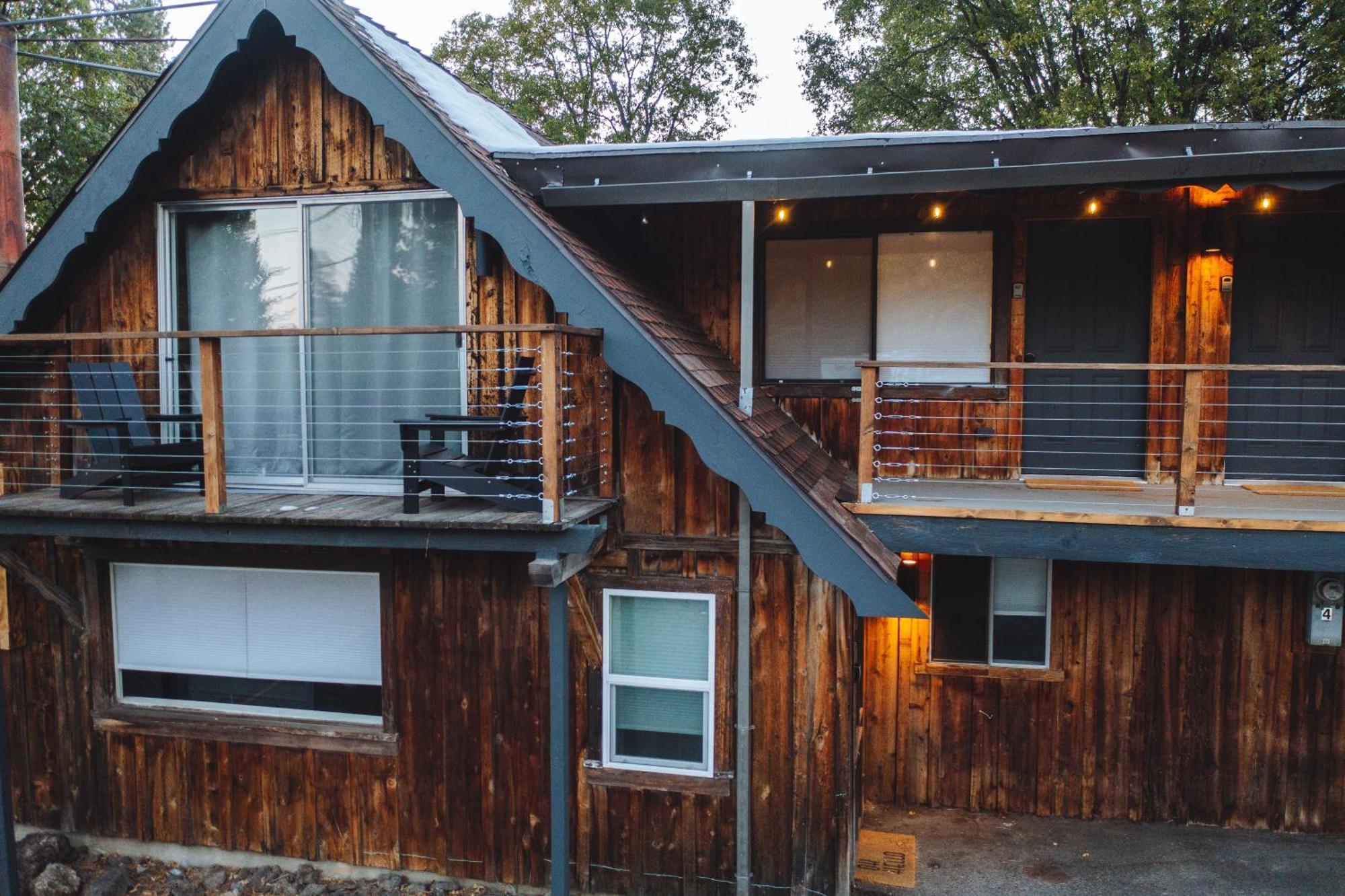 Basecamp Lodge Mount Shasta Esterno foto