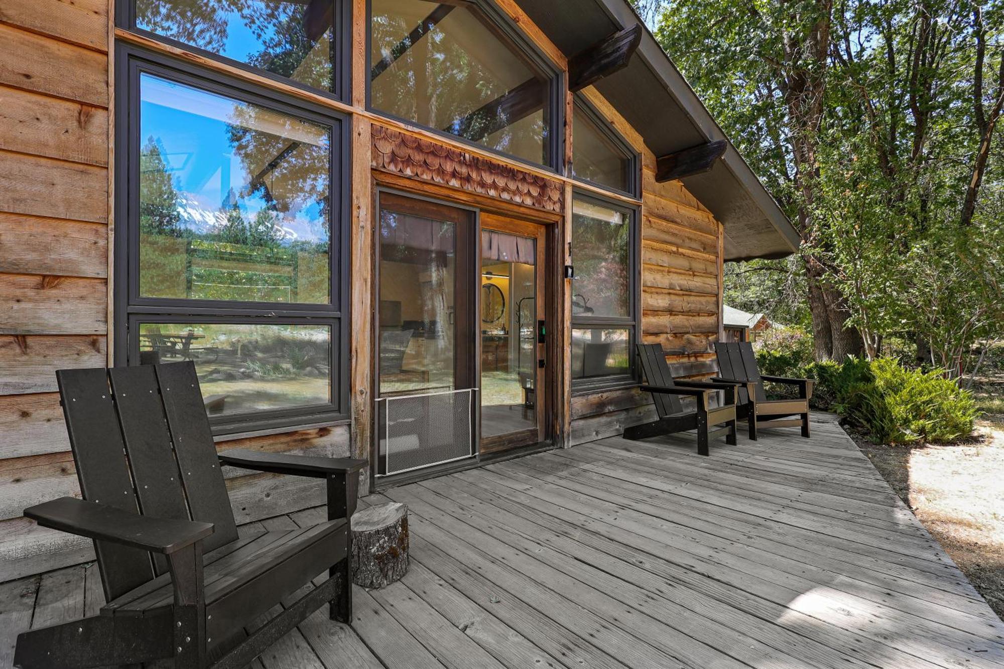 Basecamp Lodge Mount Shasta Esterno foto