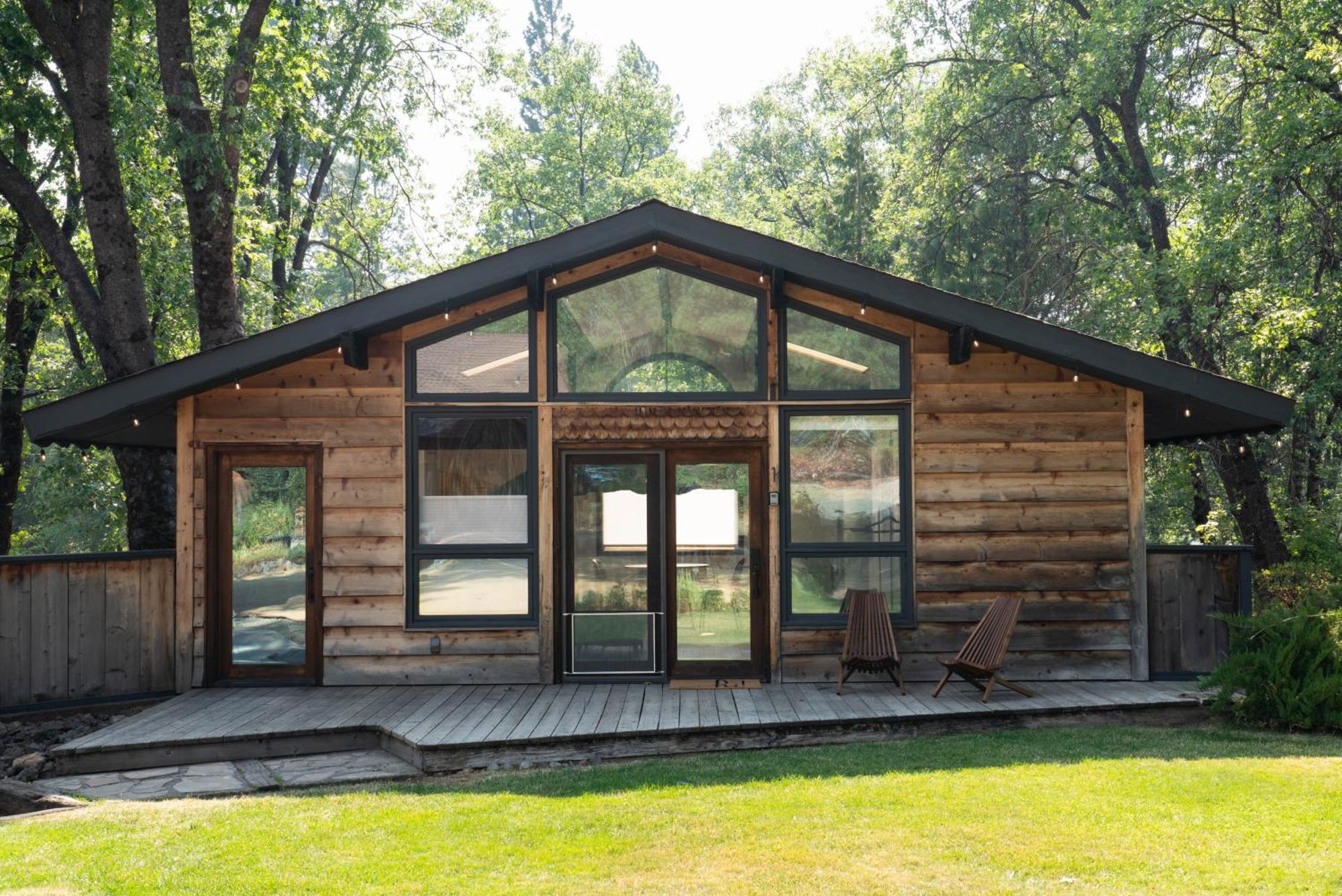 Basecamp Lodge Mount Shasta Esterno foto