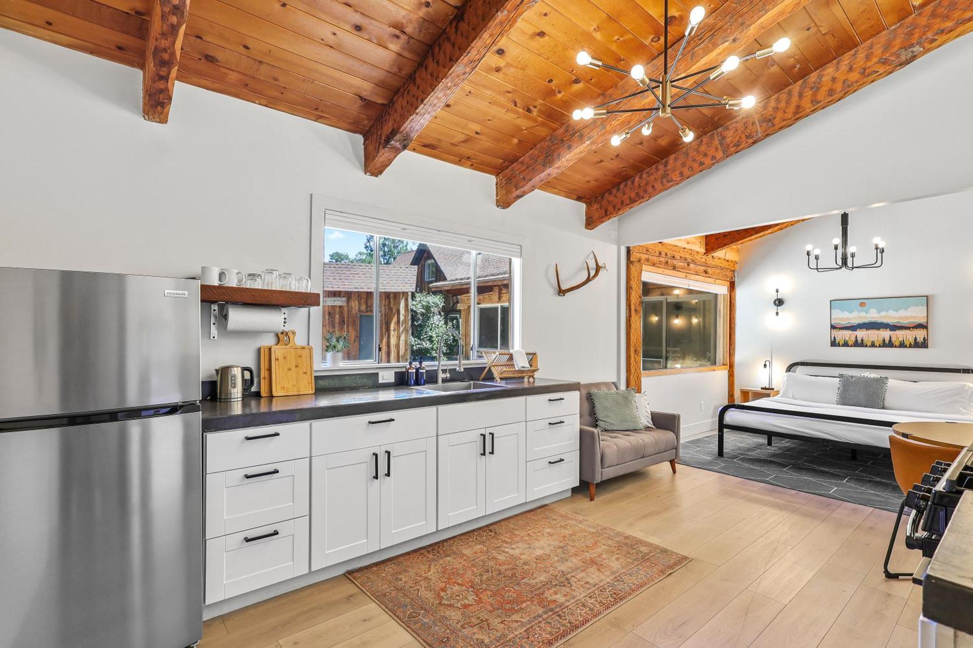 Basecamp Lodge Mount Shasta Esterno foto