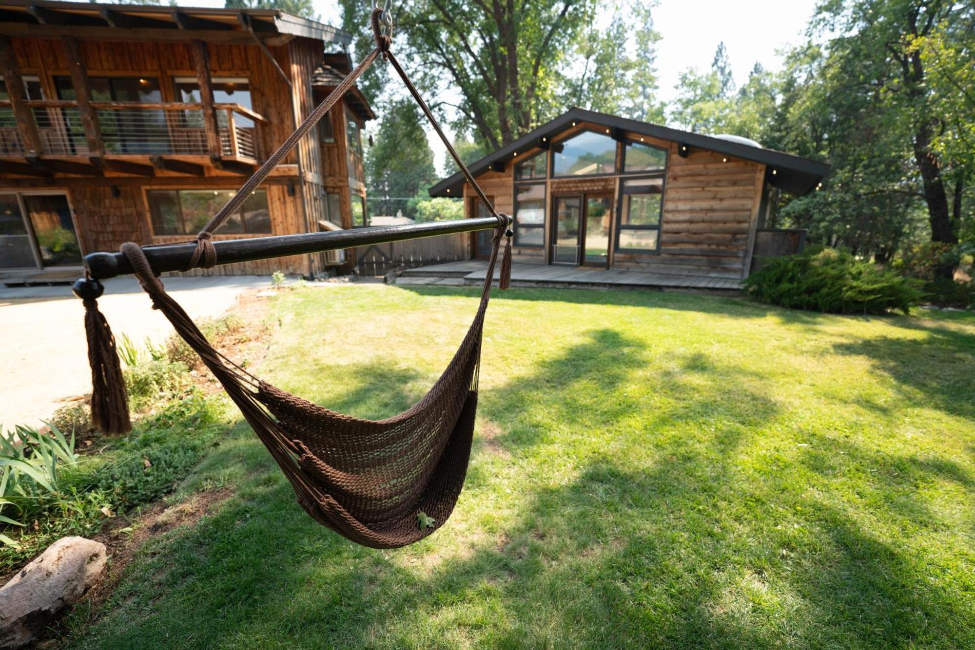 Basecamp Lodge Mount Shasta Esterno foto