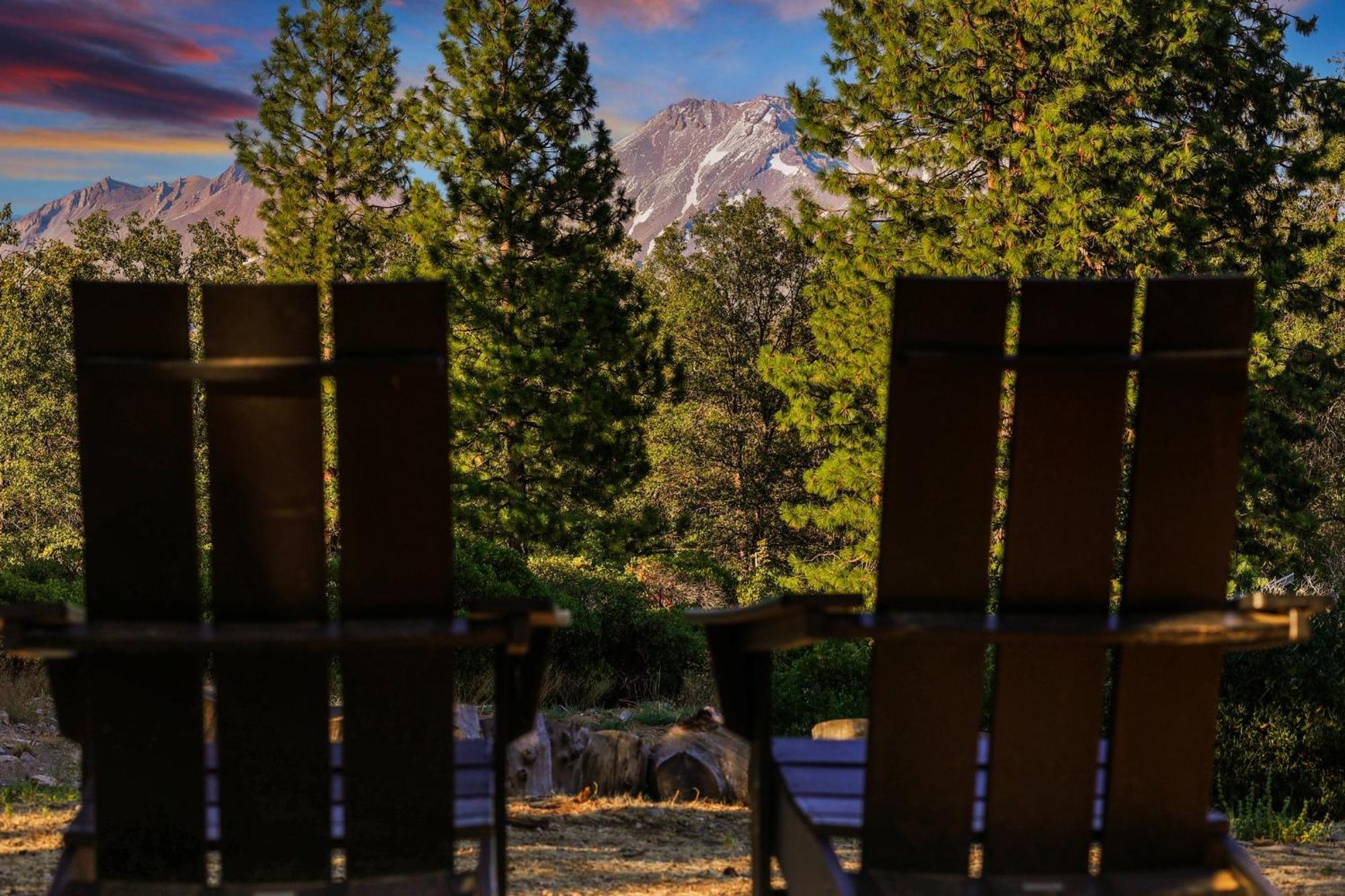 Basecamp Lodge Mount Shasta Esterno foto