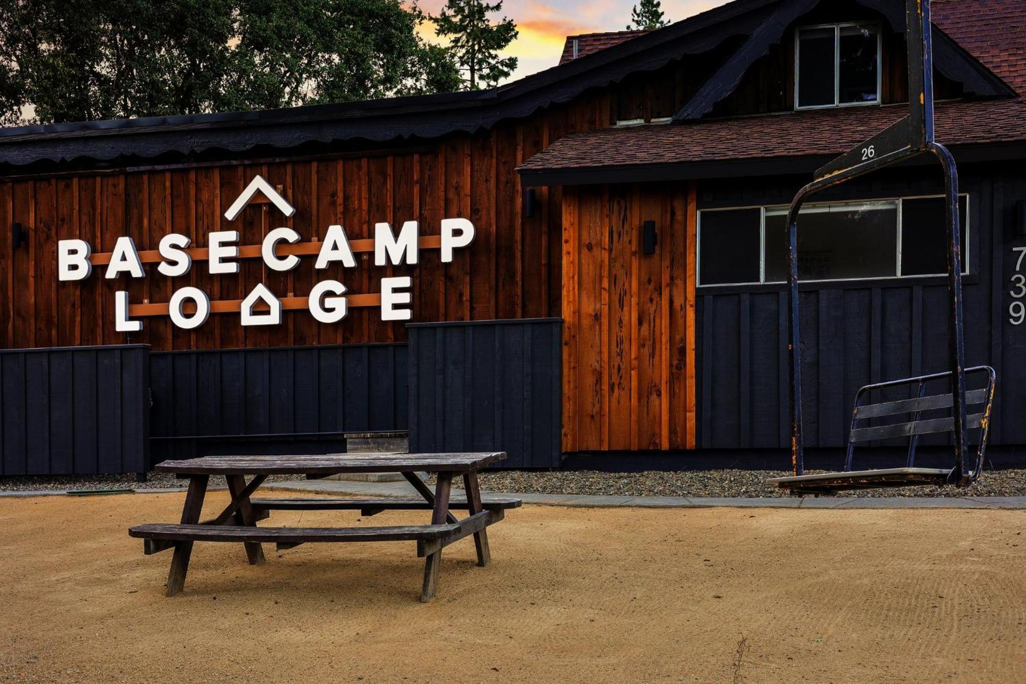Basecamp Lodge Mount Shasta Esterno foto